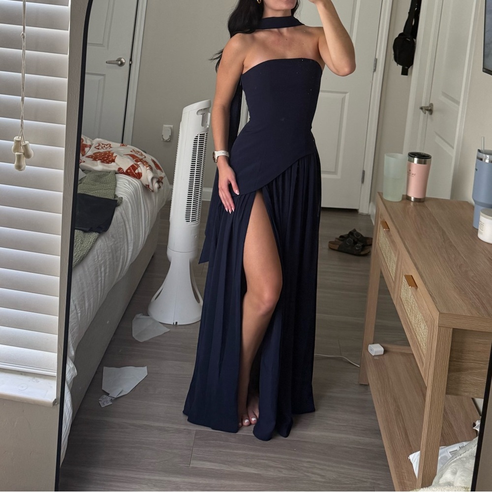 Elegant Strapless Navy Blue Evening Gown